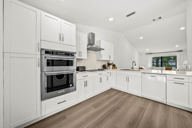 13105 Belhaven Ct in Wellington, FL - Building Photo - Building Photo