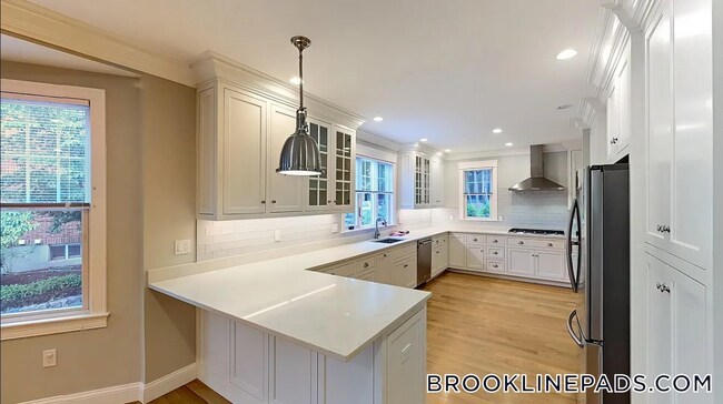 119 Westbourne Terrace in Brookline, MA - Building Photo - Building Photo