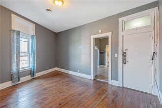319 N Salina St in Syracuse, NY - Building Photo - Building Photo