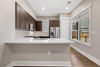 1700 Cedar Bend Dr in Austin, TX - Building Photo - Building Photo