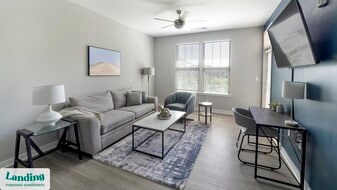 115 Great Lawn Dr in Summerville, SC - Building Photo