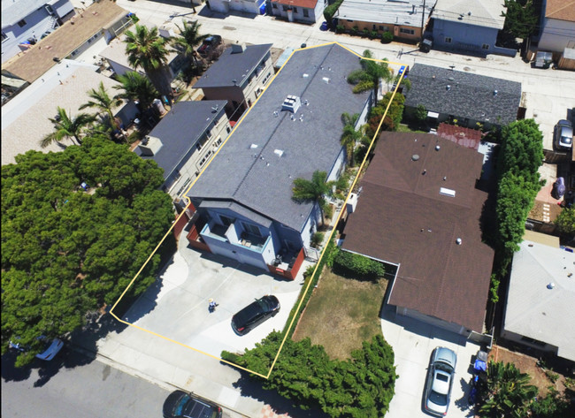 2045 Thomas Ave in San Diego, CA - Building Photo - Building Photo