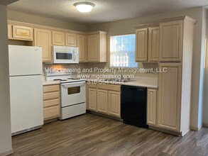 1012 Garden Dr in Harrisonville, MO - Building Photo - Building Photo