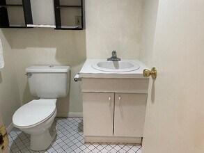 134 Emerson Gardens Rd, Unit 2 in Lexington, MA - Building Photo - Building Photo