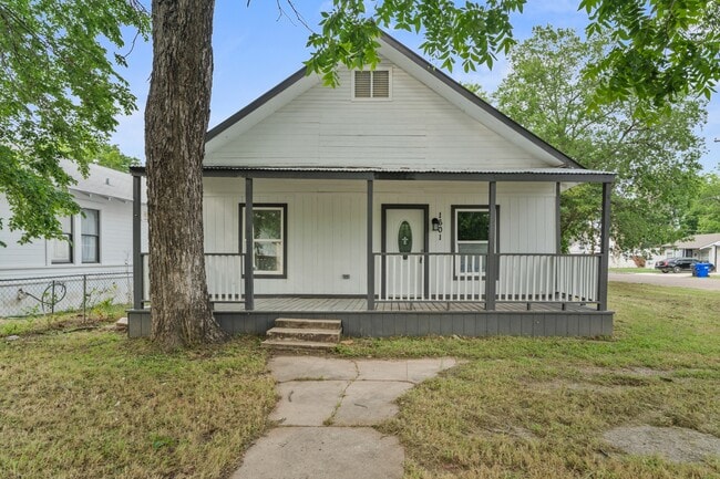 property at 1601 N 11th St