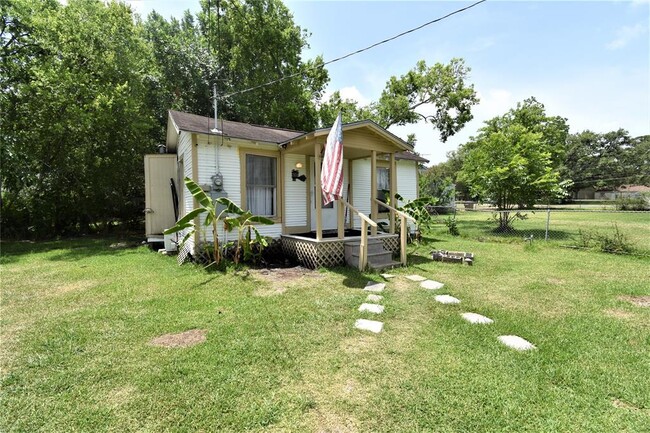 2614 22nd St in Dickinson, TX - Building Photo - Building Photo