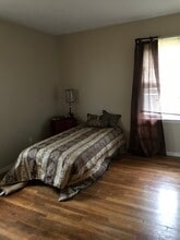 23425 Cranfield Rd in Bedford Heights, OH - Building Photo - Building Photo