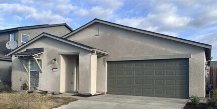 635 Suzanne Dr in Merced, CA - Building Photo - Building Photo