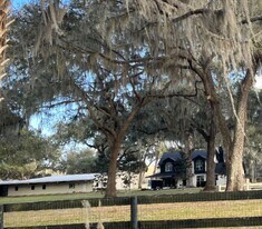 18585 NW 43rd Court Rd in Citra, FL - Building Photo