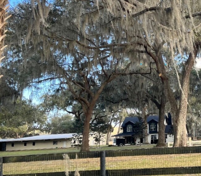 18585 NW 43rd Court Rd