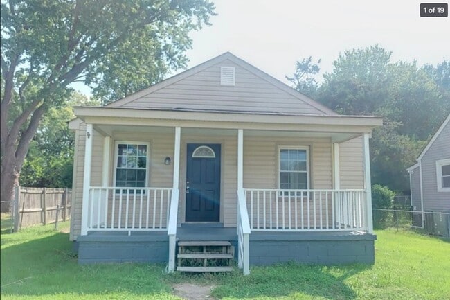 property at 5213 Bloomingdale Ave