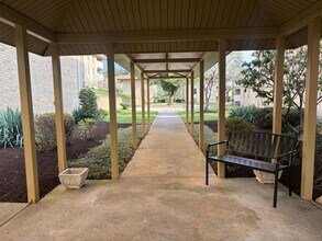 5260 Crossbow Cir in Roanoke, VA - Foto de edificio - Building Photo