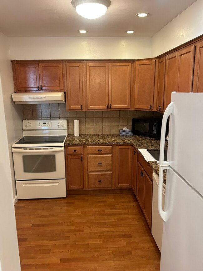 7 Rockford Rd, Unit J6 in Wilmington, DE - Building Photo - Building Photo