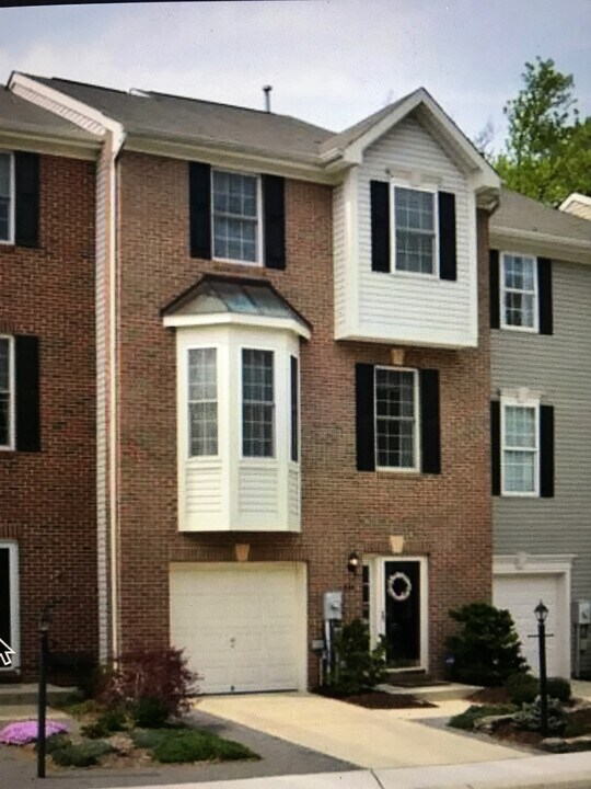 205 Tilden Way in Edgewater, MD - Building Photo