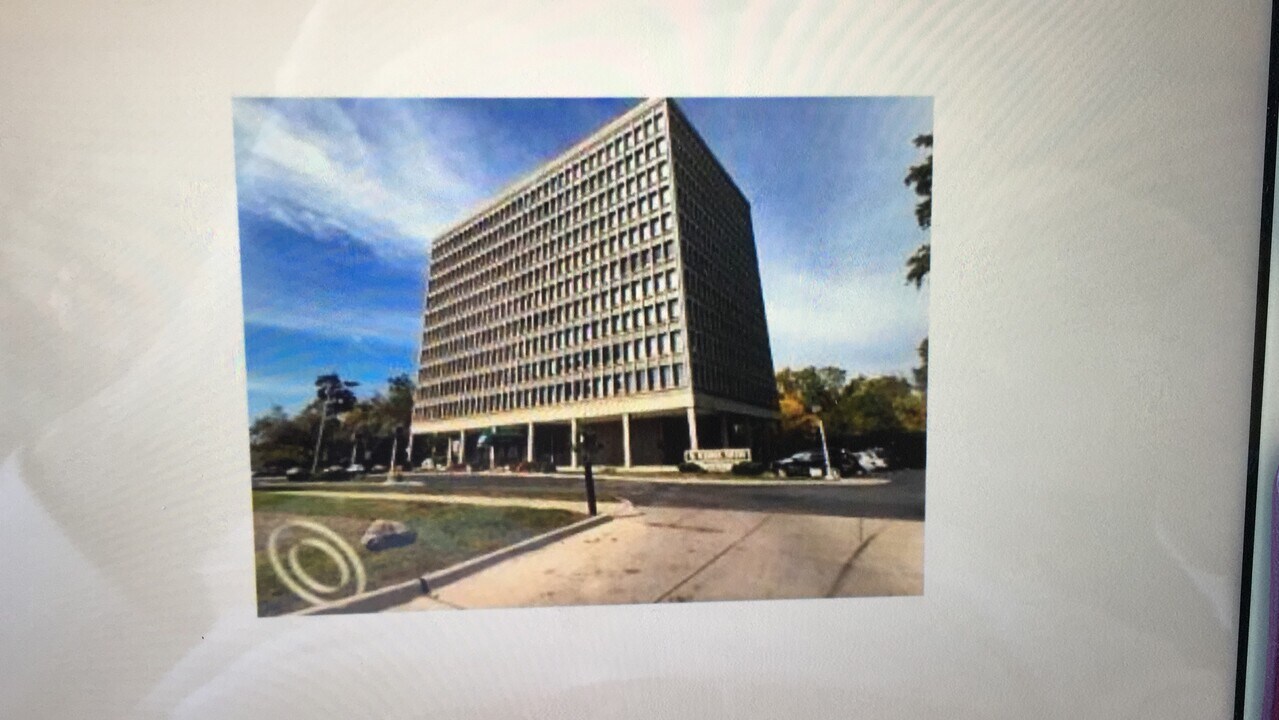 22700 Garrison St, Unit 504 in Dearborn, MI - Foto de edificio