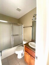 1206 W Fig Ave in Pharr, TX - Foto de edificio - Building Photo