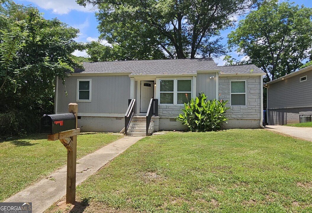 1167 Mayland Cir SW in Atlanta, GA - Building Photo