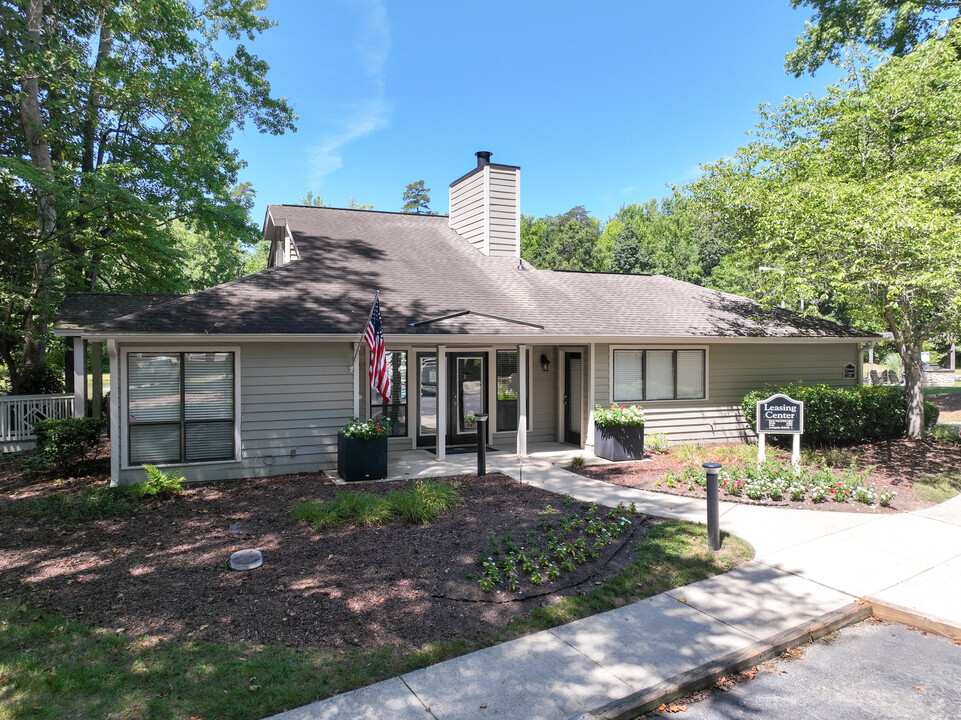 Kensington Place in Greensboro, NC - Foto de edificio