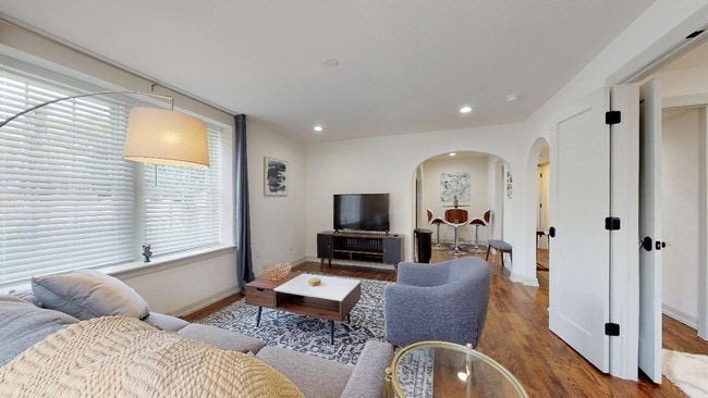 Bella Villa in Dallas, TX - Building Photo - Building Photo