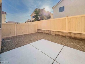 5255 Cedar Bend Dr in North Las Vegas, NV - Foto de edificio - Building Photo