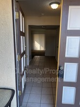 735 S Gilbert St in Hemet, CA - Building Photo - Building Photo