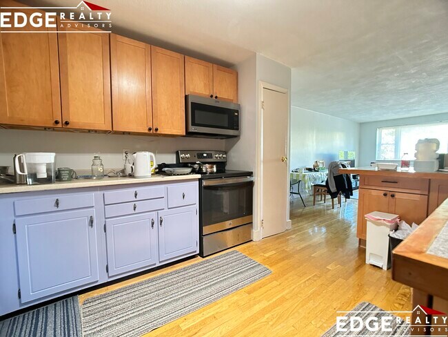 11 Cogswell Ave, Unit 11 in Cambridge, MA - Building Photo - Building Photo