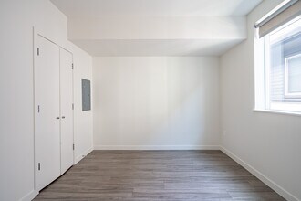 Savona Apartments in Portland, OR - Building Photo - Building Photo