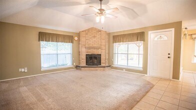 401 Parkview Dr in Pflugerville, TX - Building Photo - Building Photo