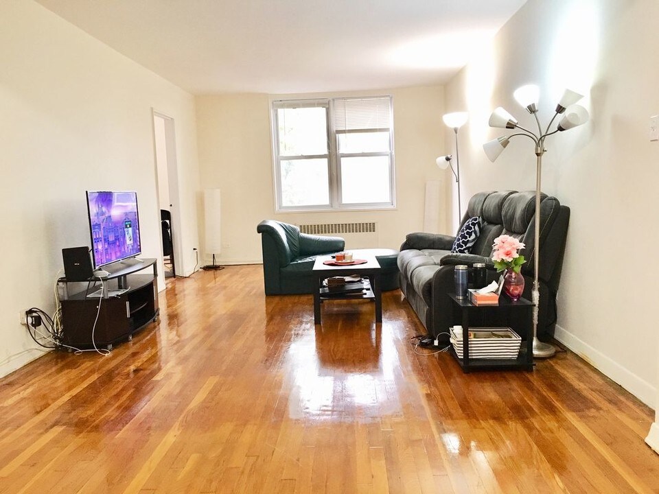 55-05 Woodside Ave in Queens, NY - Building Photo