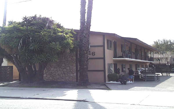 516 E Santa Barbara St in Santa Paula, CA - Building Photo - Building Photo