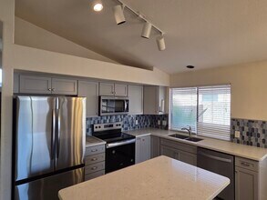 6411 W Adobe Dr in Glendale, AZ - Foto de edificio - Building Photo
