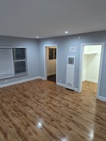 7068 Lanewood Ave in Los Angeles, CA - Building Photo