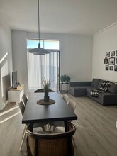 1805 Ponce de Leon Blvd, Unit 523 in Coral Gables, FL - Building Photo - Building Photo