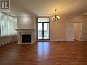 588-588 W 45th Ave in Vancouver, BC - Building Photo - Building Photo