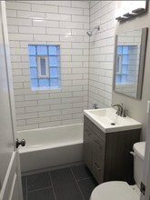 4044 W Oakdale Ave, Unit 2 in Chicago, IL - Building Photo - Building Photo