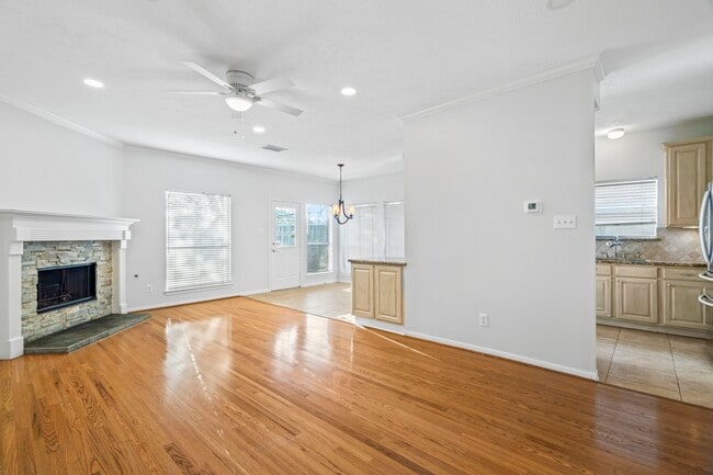 4034 Harwood Dr in Sugar Land, TX - Building Photo - Building Photo