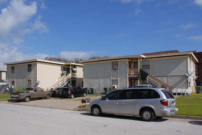 1926 Avenue N 1/2 in Galveston, TX - Foto de edificio - Building Photo