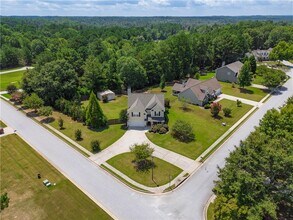1302 Angie Ct in Loganville, GA - Building Photo - Building Photo