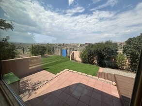 70 Camino de los Arroyos in Ranchos De Taos, NM - Building Photo - Building Photo