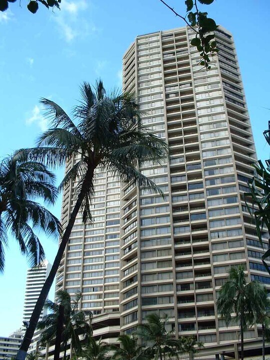 1778 Ala Moana Blvd, Unit 4115 in Honolulu, HI - Building Photo