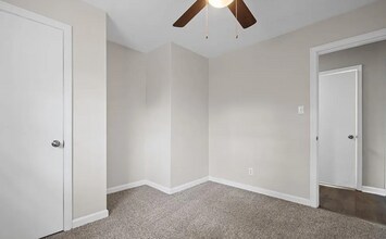 660 Cardover Ave in Chesapeake, VA - Building Photo - Building Photo
