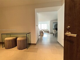 68 SE 6th St in Miami, FL - Building Photo