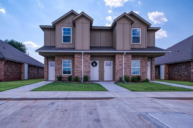 1520 S 7th St in Kingfisher, OK - Foto de edificio - Building Photo