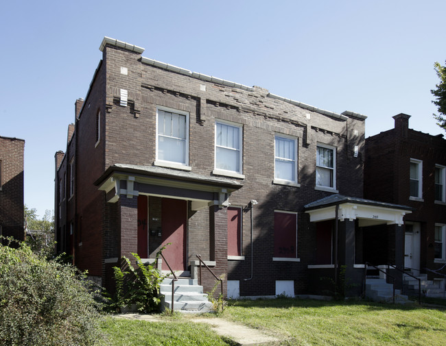 2904-2908 S Compton in St. Louis, MO - Foto de edificio - Building Photo