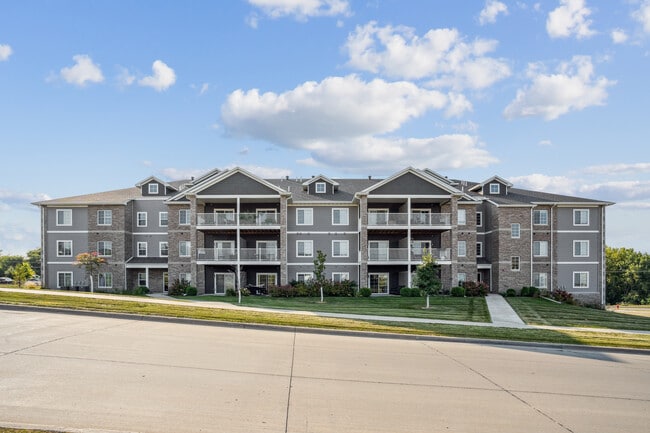 2869 Spring Rose Cir in Coralville, IA - Building Photo - Building Photo