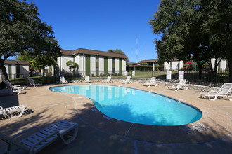 Avalon Palm Apartments in Austin, TX - Foto de edificio - Building Photo