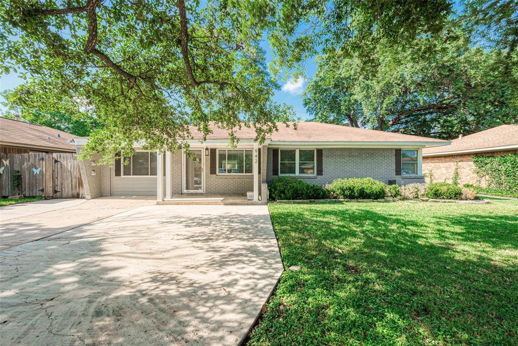 942 W 30th St in Houston, TX - Building Photo