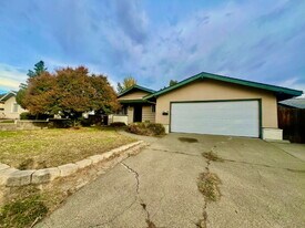 280 Markham Ave in Vacaville, CA - Building Photo