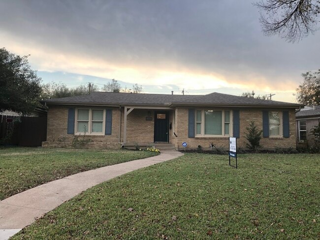 property at 1605 Elizabeth Blvd