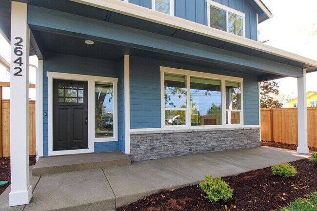2642 D St NE in Salem, OR - Building Photo - Building Photo